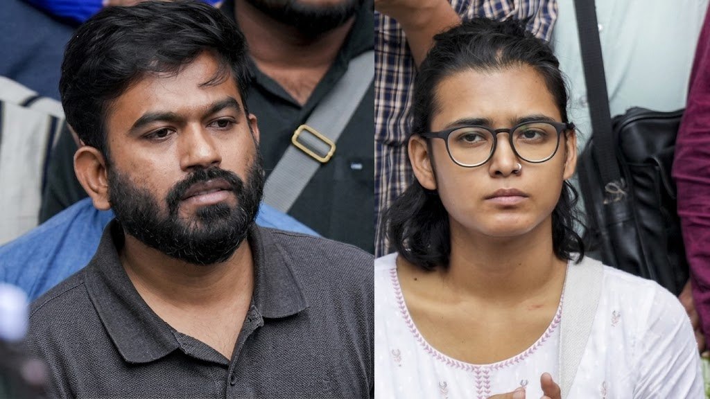 नेहा बोरा ने दिया अभिजीत दीपके को दिया बड़ा झटका