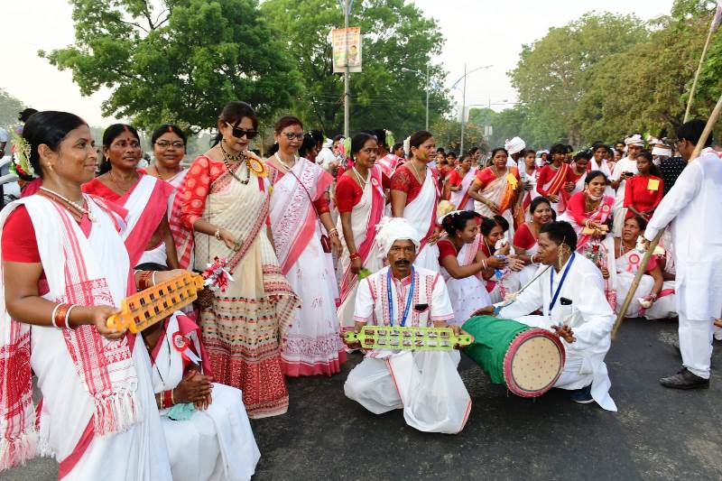 जानिए आदिवासियों का महापर्व सरहुल क्यों मनाया जाता है…