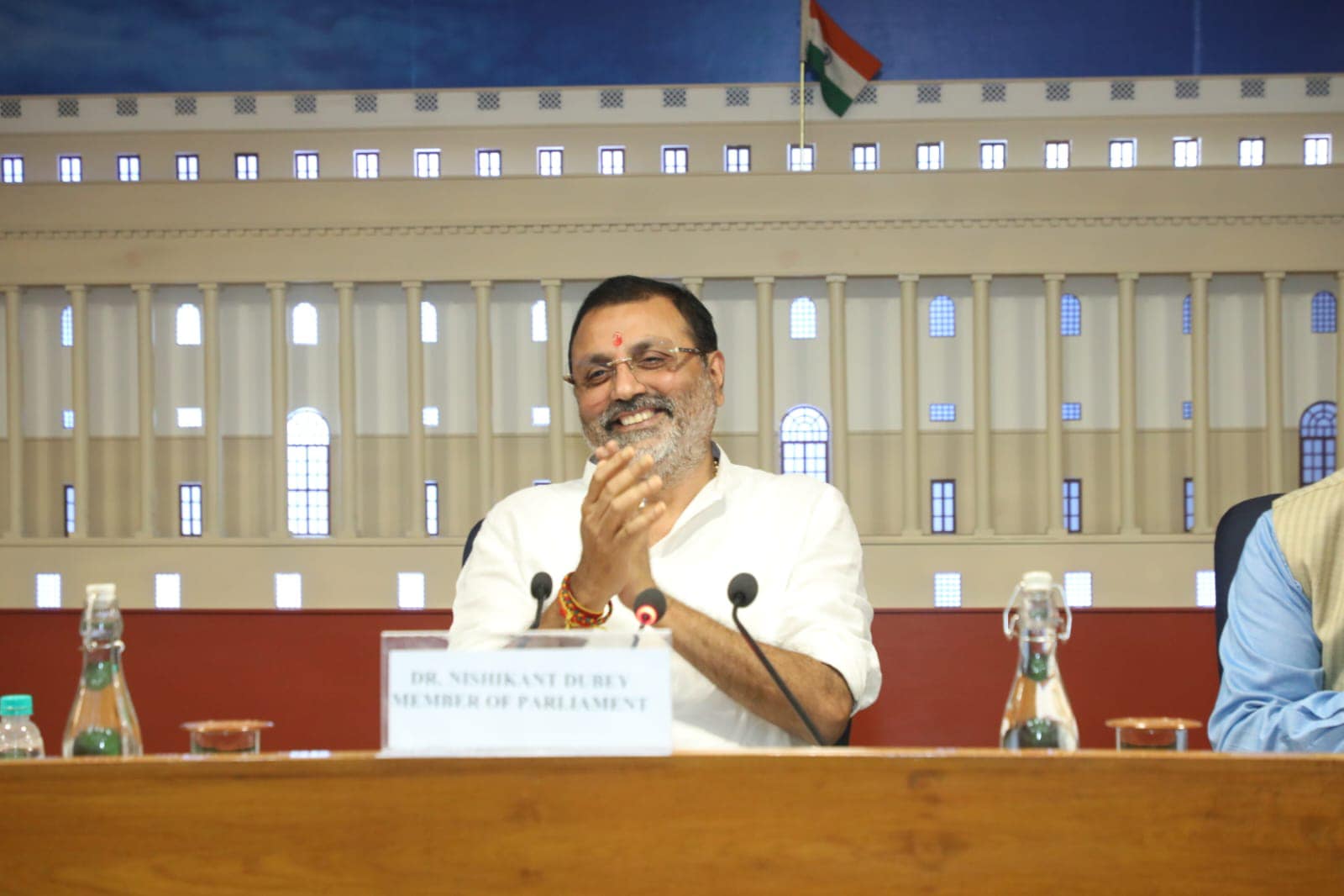 हेमंत के नये मंत्रियों को देख क्यों गदगद हैं भाजपा सांसद निशिकांत दुबे