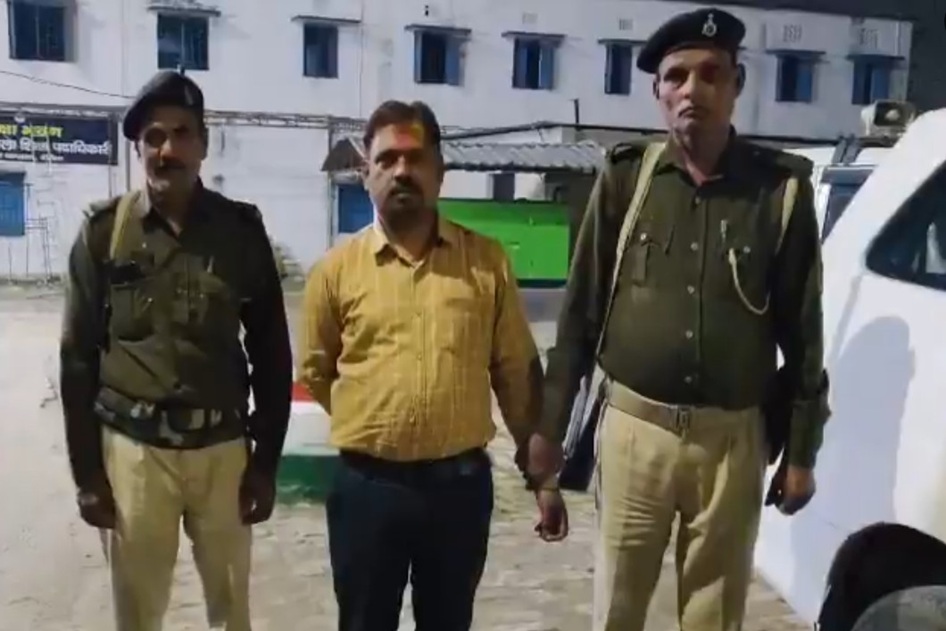 सहायक अभियंता 5 लाख घूस लेते रंगेहाथ धरा गया, नकदी जब्त!